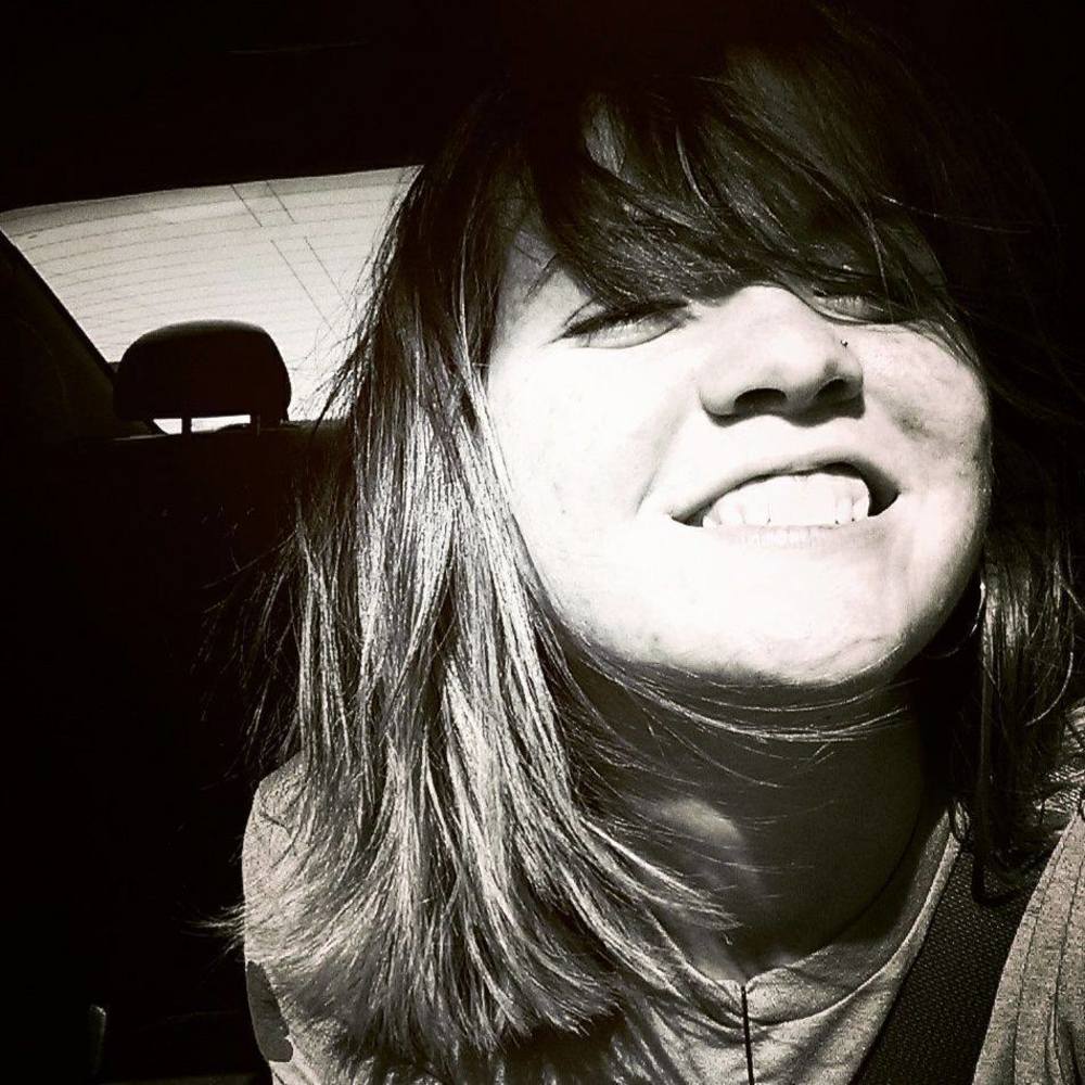 Meet your Posher, Larissa